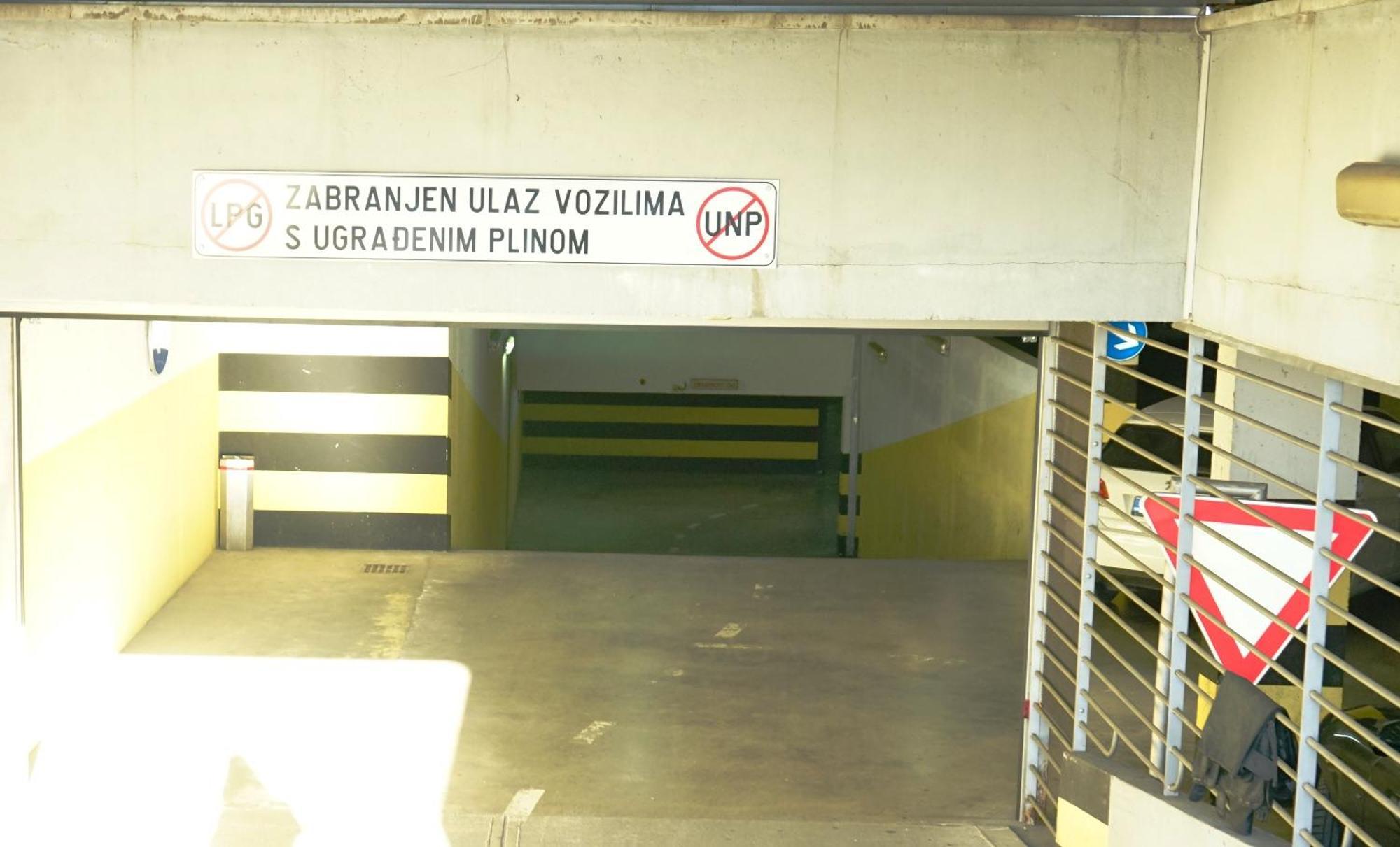 Bura2 , With Private Parking In The Garage Apartment Сплит Екстериор снимка