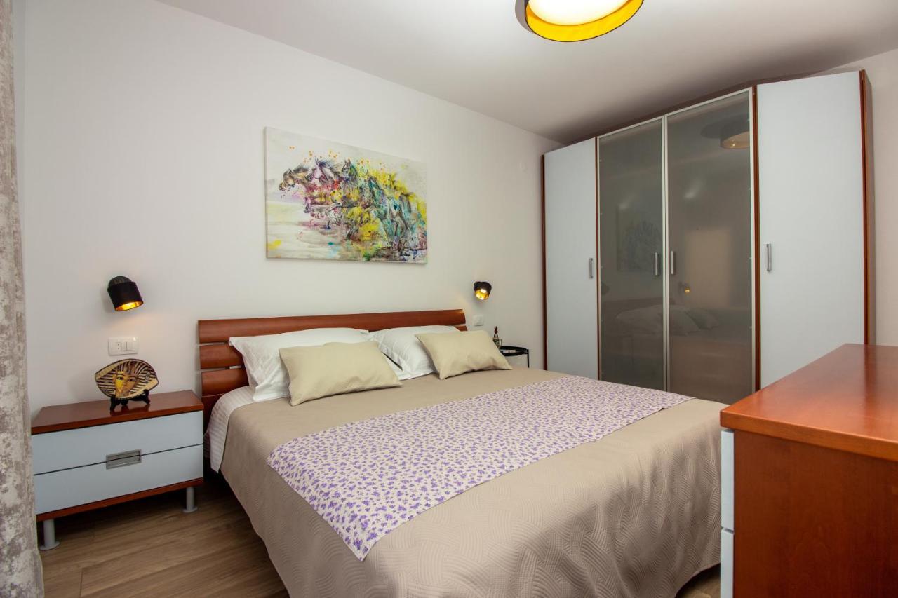 Bura2 , With Private Parking In The Garage Apartment Сплит Екстериор снимка