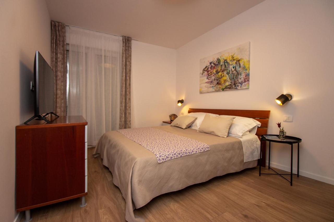 Bura2 , With Private Parking In The Garage Apartment Сплит Екстериор снимка