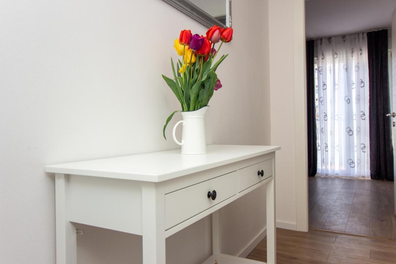 Bura2 , With Private Parking In The Garage Apartment Сплит Екстериор снимка